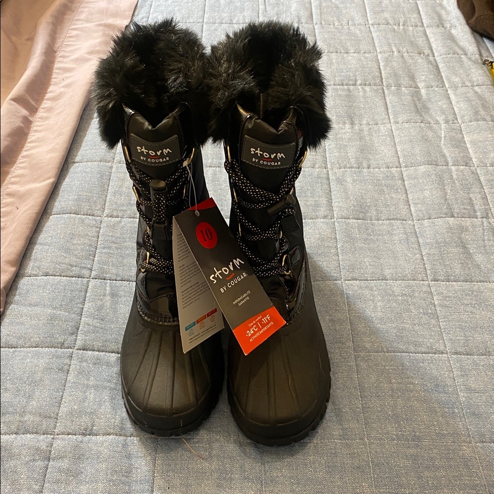 NWT Cougar Black Warm Winter Water Resistant Boots